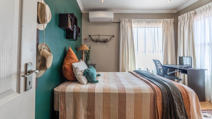 5 Bedroom Property for Sale in Parklands Western Cape